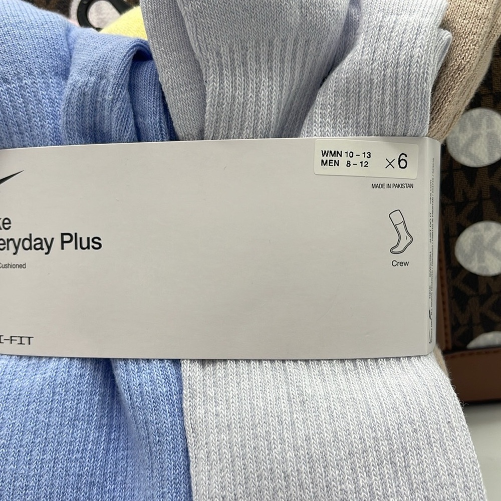 Nike Everyday Plus Cushioned
Training Crew Socks (6 Pairs)
Multi-Color
Size L - Picture 11 of 16